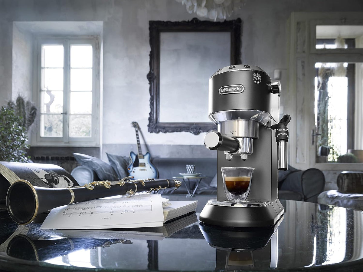 De'Longhi Dedica EC685BK Pump Espresso Coffee Machine Black - New Condition
