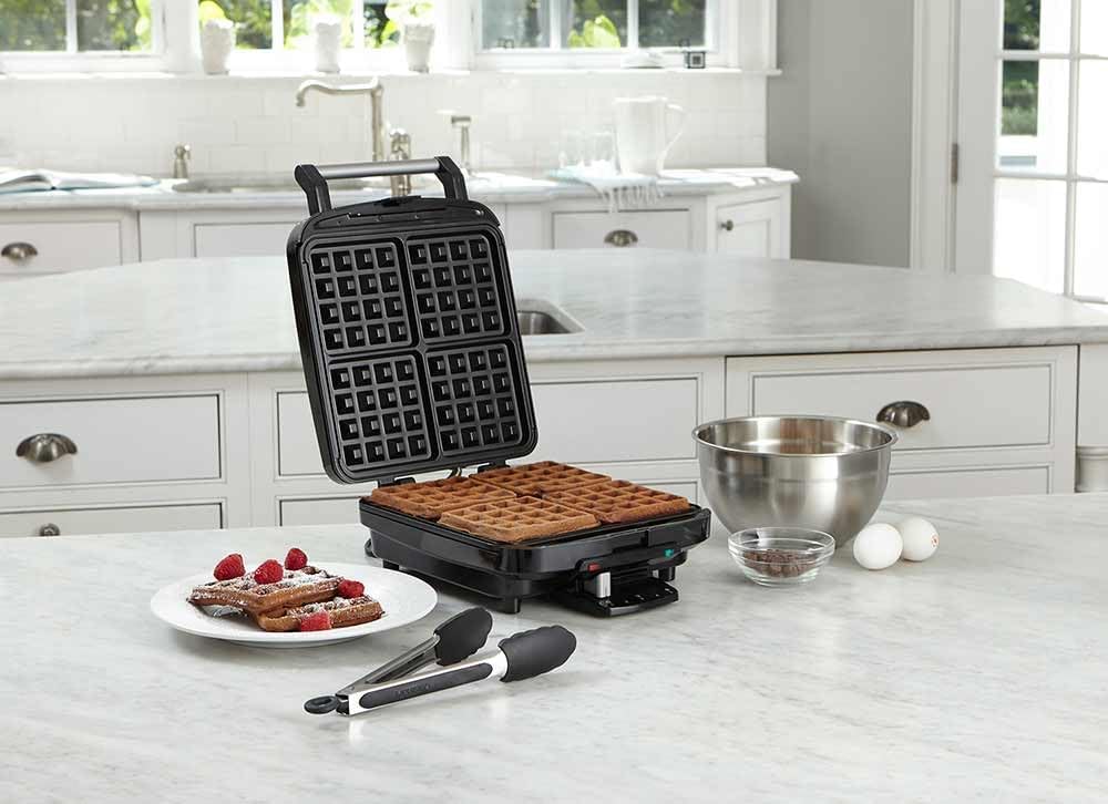 Cuisinart 4-Slice Belgian Waffle Maker – Black - New Condition