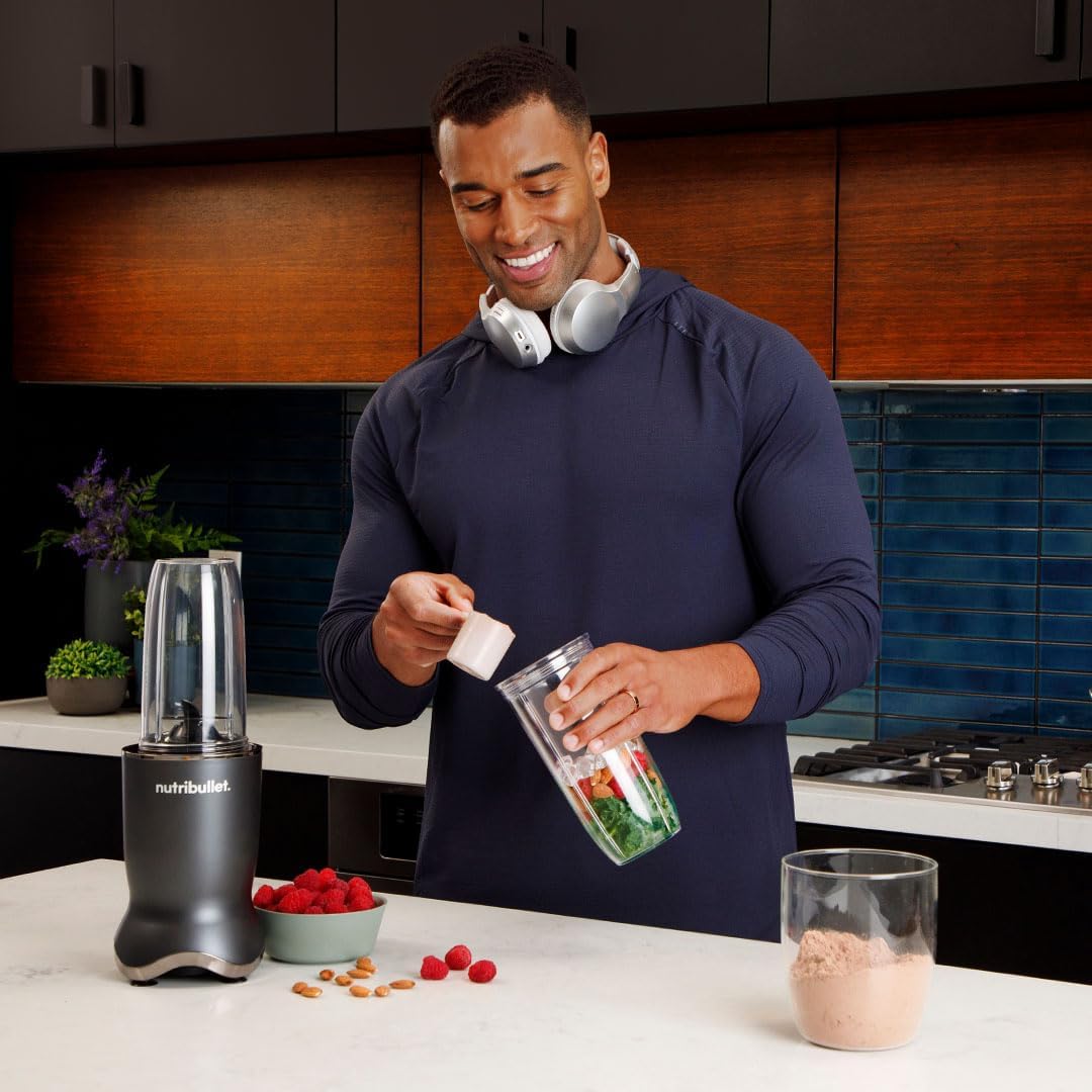 NutriBullet Ultra 1200 Personal Blender with Titanium Blade – 1200W - Excellent Condition
