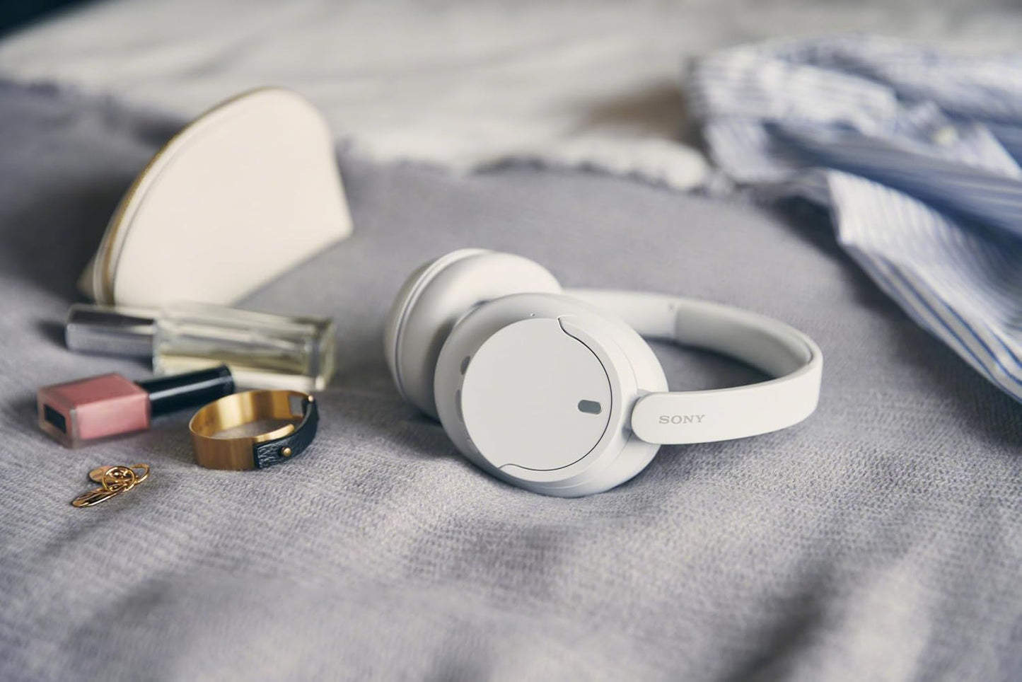 Sony WH-CH720N Wireless Noise Cancelling Over-Ear Headphones White - Excellent Condition