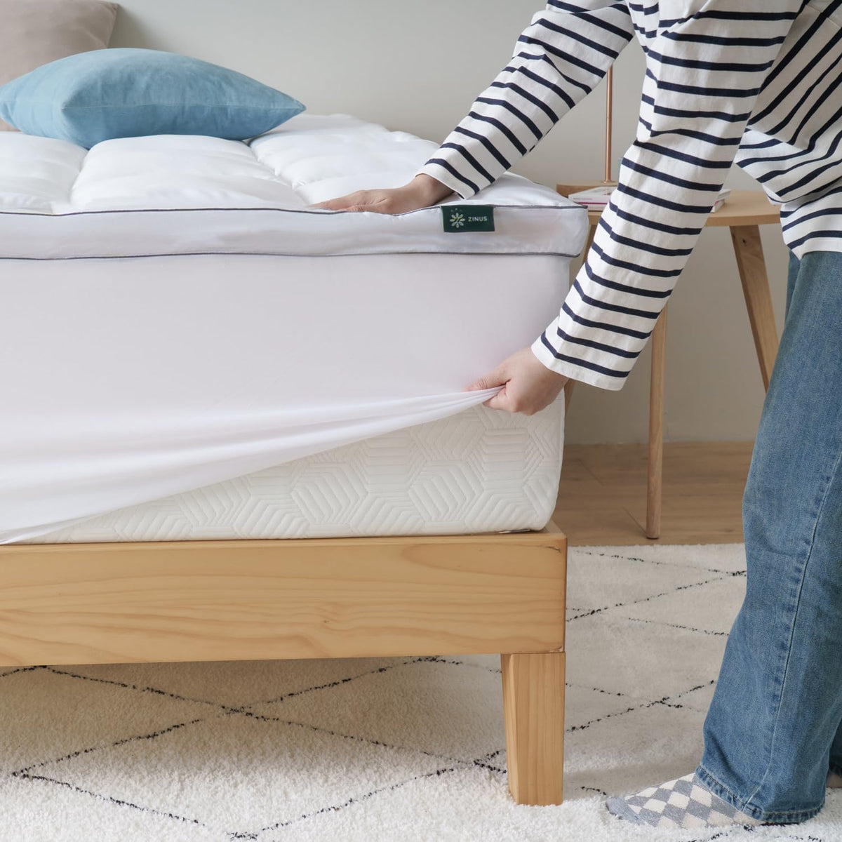 Zinus Bamboo Mattress Topper Queen Size 5cm – Quilted Pillowtop Protector - New Condition