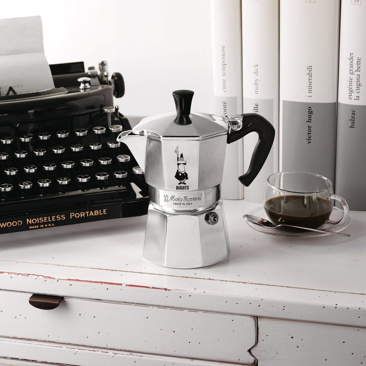 Bialetti Moka Express 2-Cup Stovetop Espresso Maker – 83ml - Excellent Condition
