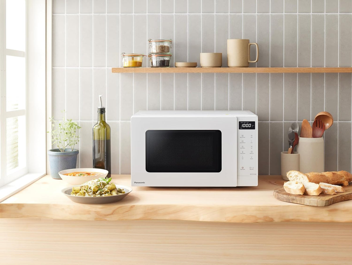 Panasonic 20L 800W Compact Microwave Oven with Auto Menus – White - Excellent Condition