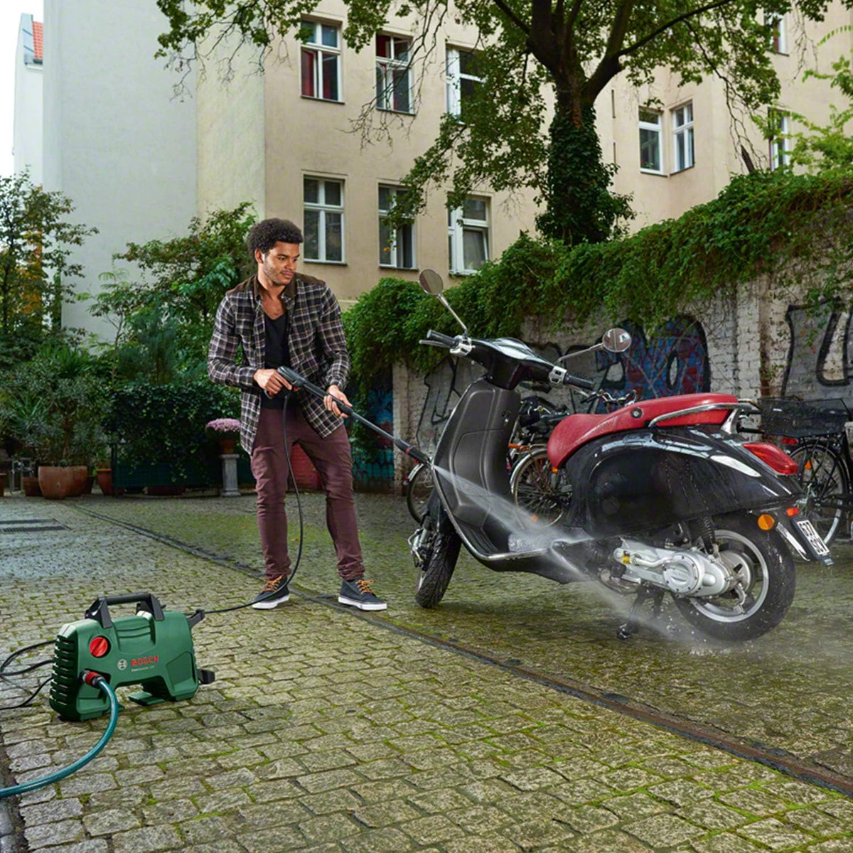 Bosch EasyAquatak 120 High Pressure Washer 1500W – 1740 PSI - Excellent Condition