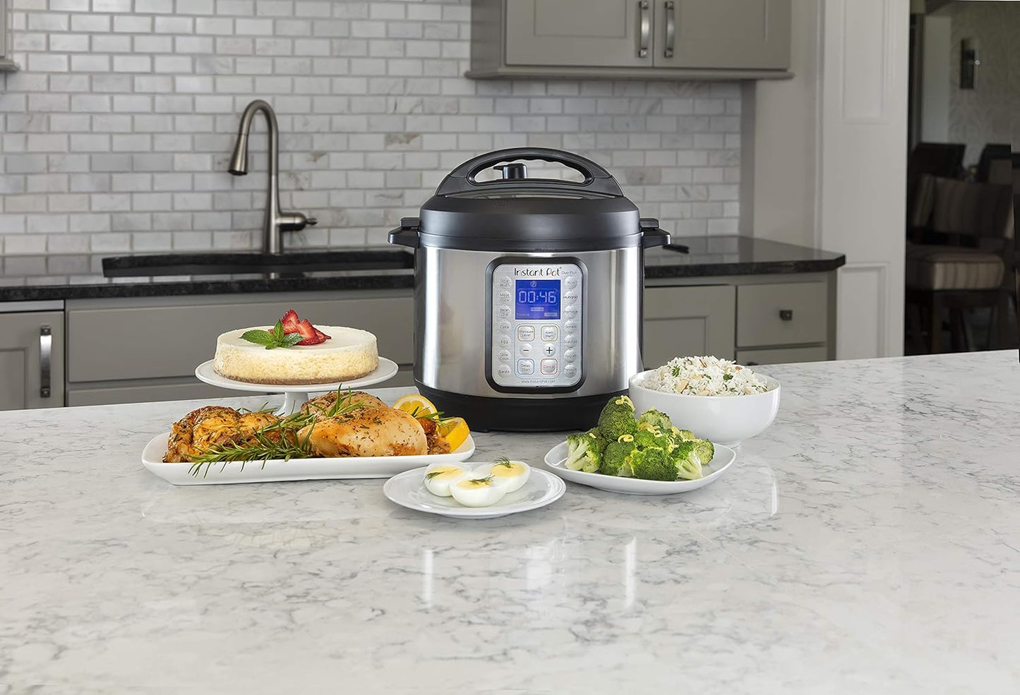 Instant Pot Duo Plus 9-in-1 8L Electric Pressure Cooker with Smart Programs - New Condition